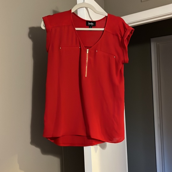 Red top - Picture 5 of 5